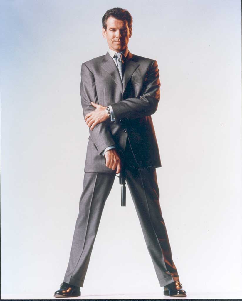 Pierce BROSNAN campe un James BOND 007 classique dans GOLDENEYE